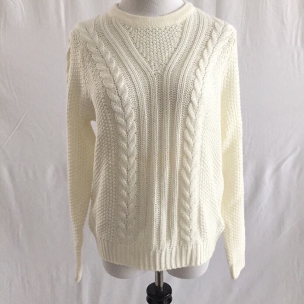 Women's Chunky Knit Sweater sz M cream colored sweater